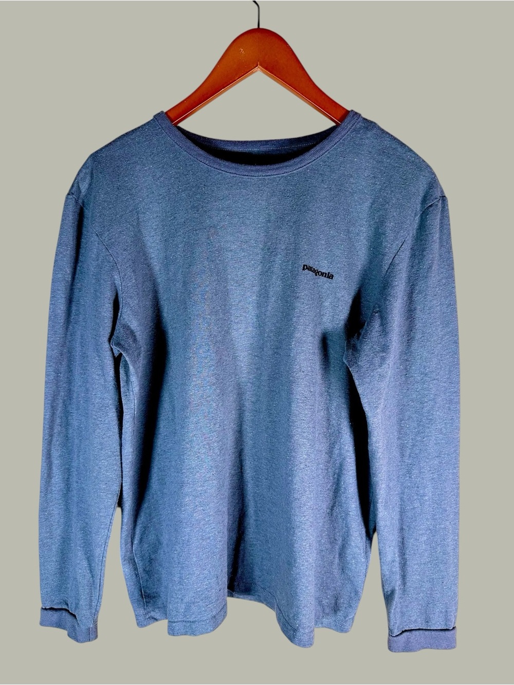 Patagonia Men’s Long Sleeve Tee LS P-6 Logo Responsibili-Tee